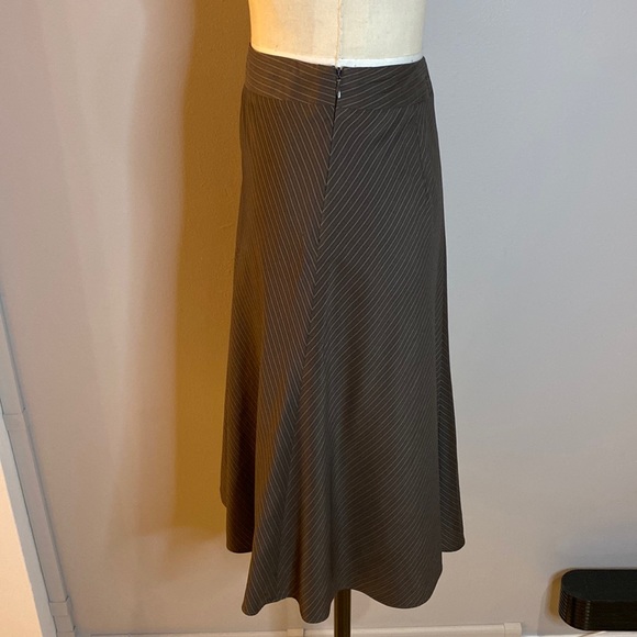 Banana Republic Size 4 Skirt Wool / Silk Pinstripe A-Line Brown/Tan/Gray $35 OBO - Picture 5 of 8